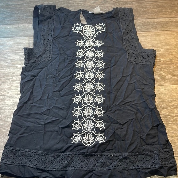 H&M Tops - HM top shirt size 8 (c43)